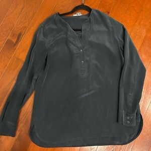 $368 VINCE
Silk Band-Collar Blouse size 8 color navy V-neck